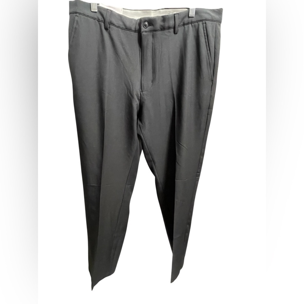 ⛳️🩶NWT Greg Norman Men's Gray Travel Pants size 36x30
Awesome fabric!
